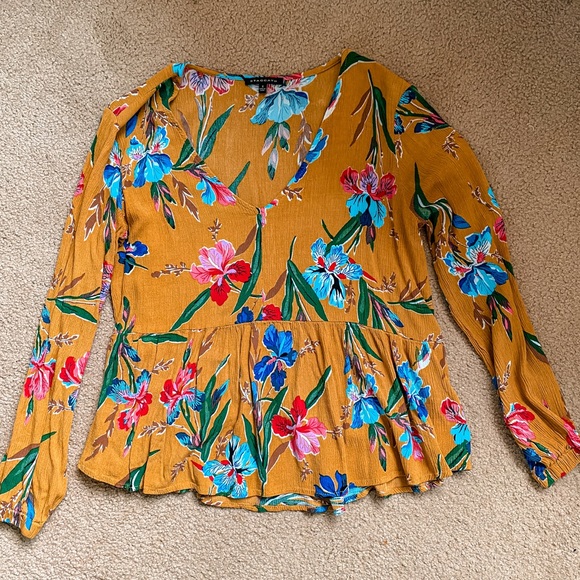 Yellow floral long sleeve - Picture 1 of 1